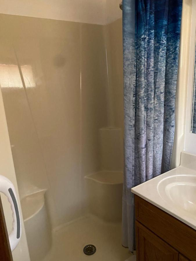 Northern Pine Inn Hayward Extérieur photo