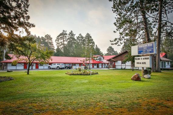 Northern Pine Inn Hayward Extérieur photo